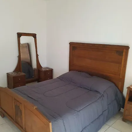 2 Pieces Bord De Mer Parking Cagnes-sur-Mer